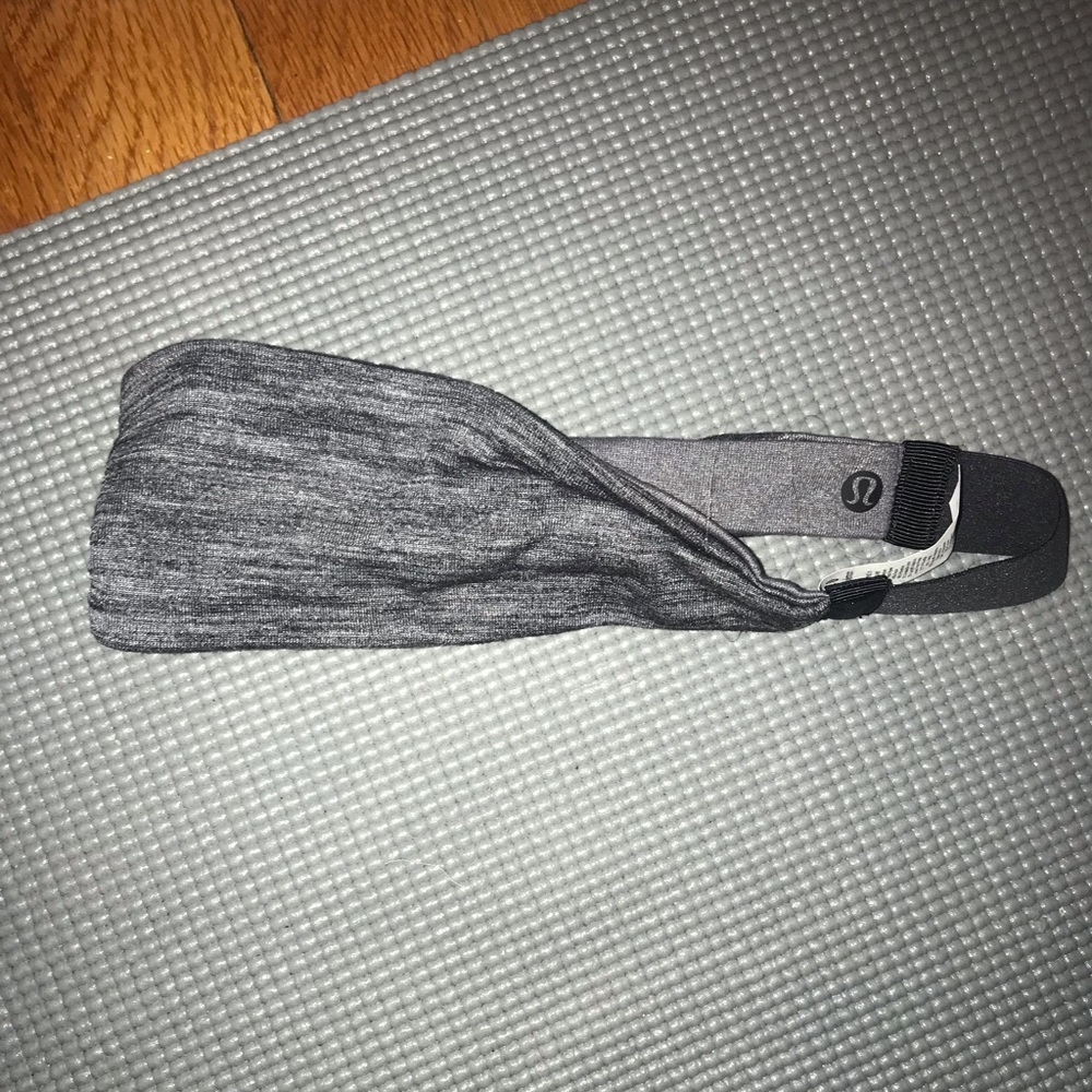 Lululemon ‘Fringefighter’ Headband (dark gray)